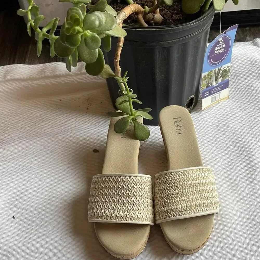 REBA  Women's Cream and Tan Sandals